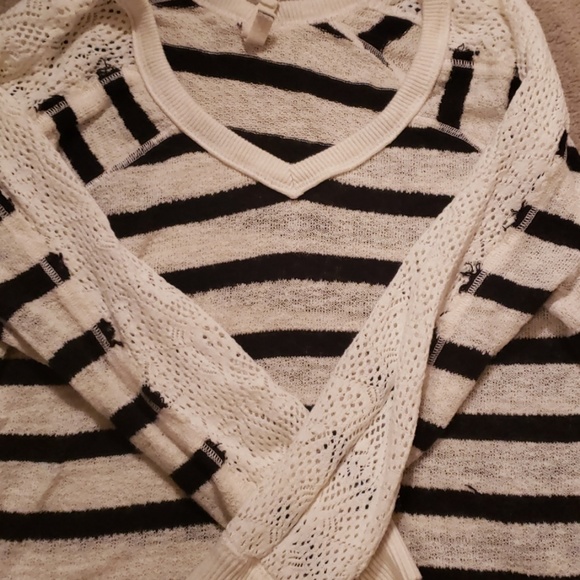 Free People v-neck sweater - Picture 2 of 5